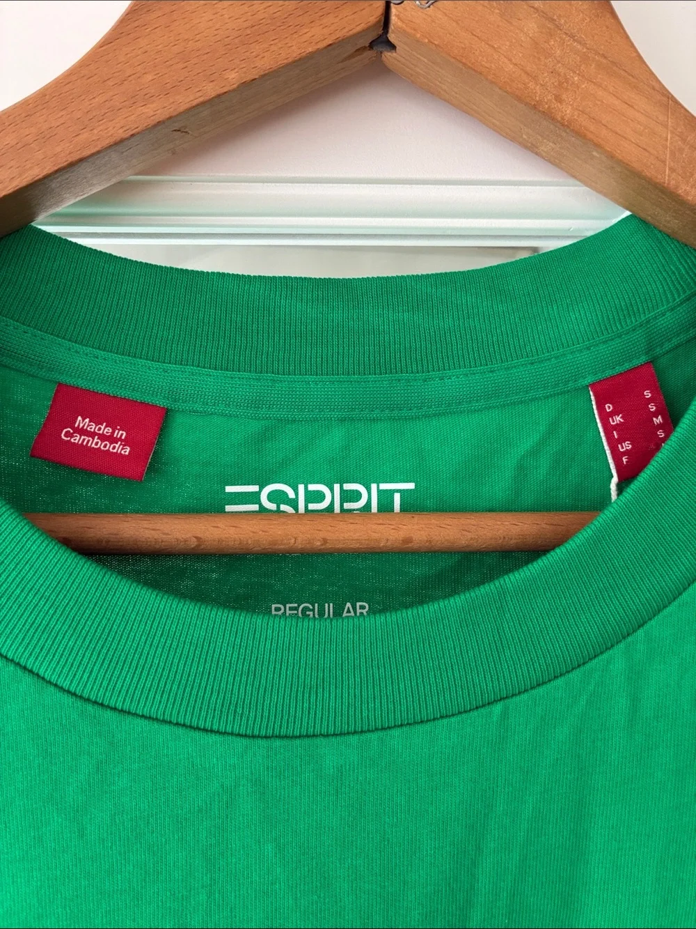 Esprit Men's Short Sleeve Crew Tee in Bright Green